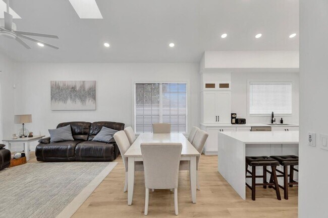 Foto del edificio - 6391 NW 23rd Ln