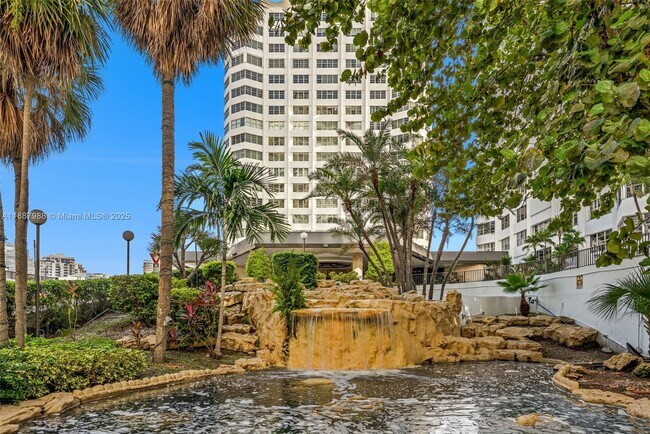 Foto del edificio - 801 Brickell Bay Dr