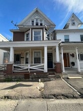 Building Photo - 223 W Rowe St