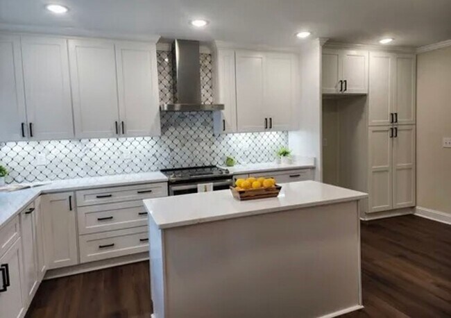 Building Photo - Fully Renovated 3 Bedroom 2 Bath Home in Forest Acres