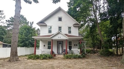 Building Photo - 218 N Baldwin St
