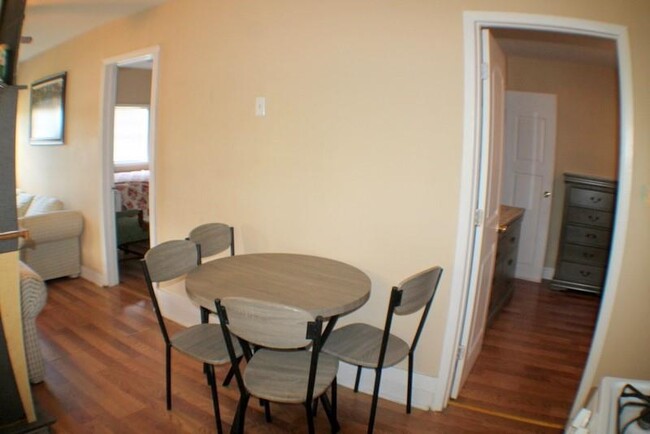 Building Photo - 7014 Fairway Dr