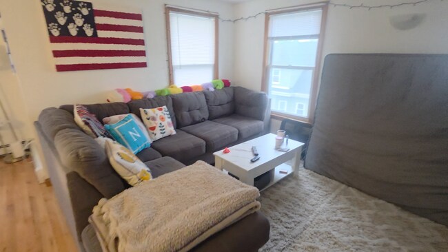 Foto del edificio - Gorgeous Apt! Watch Attached YT Video Tour!  Pictures do it no justice!  NO FEE, Best Sunlight ev...
