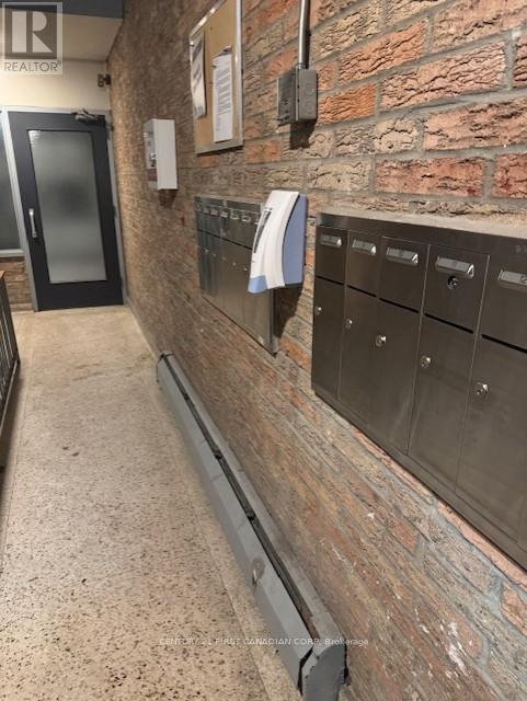 Photo du bâtiment - 675 Wonderland Rd S