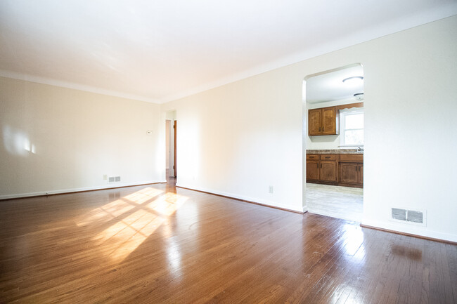 Foto del edificio - 858 Heidelberg Rd