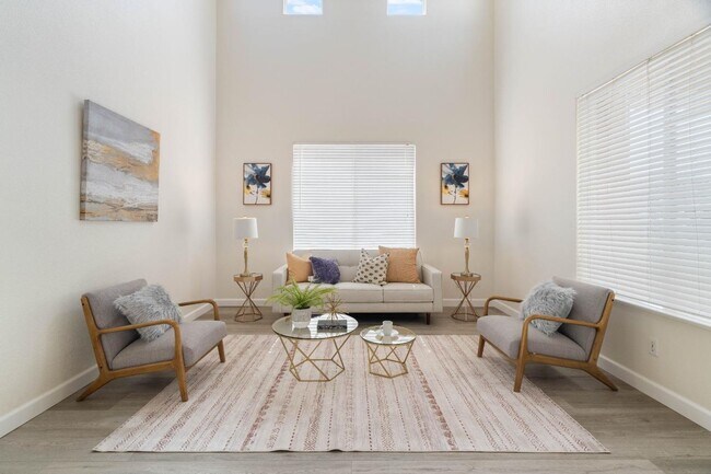 Building Photo - Large two-story home in the Bridal Ridge c...