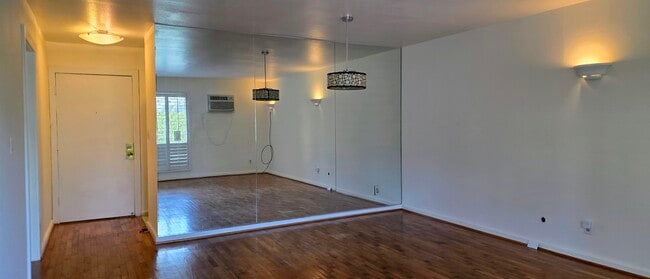 Living/diningroom - 1222 N Olive Dr