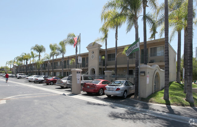 Primary Photo - Bella Vista