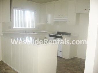 Primary Photo - 241 Avocado St