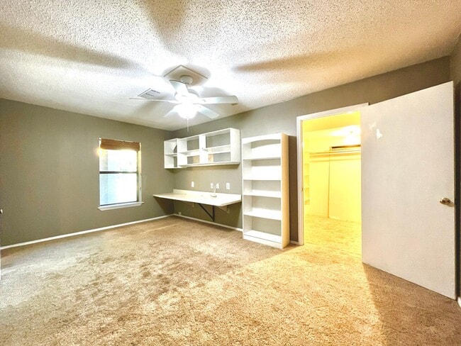 Foto del edificio - 1328 Kings Row