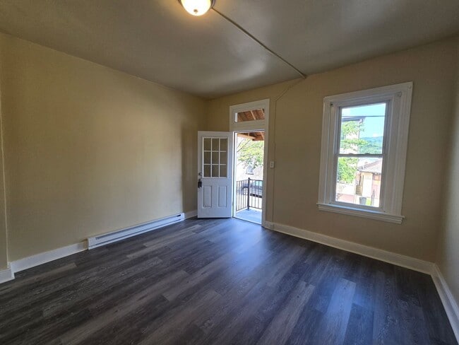 Building Photo - 406 Pawnee St