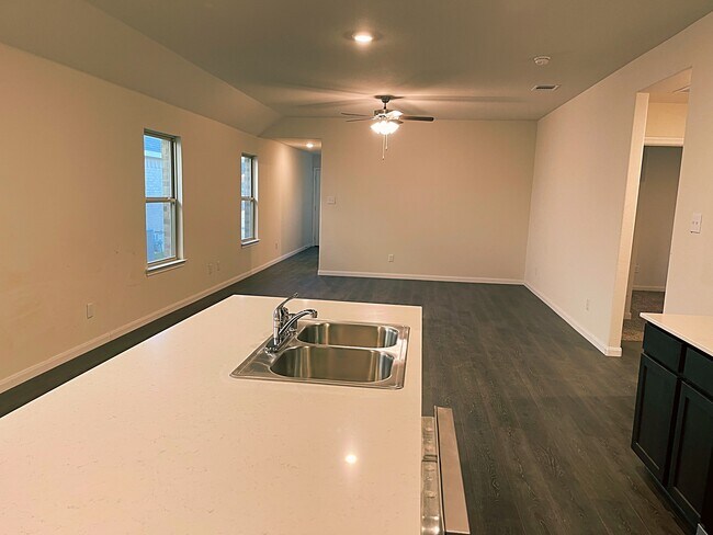 Foto del edificio - 3953 Oak Creek Cir