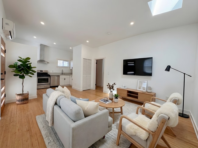 Foto del edificio - 3654 Harriman Ave