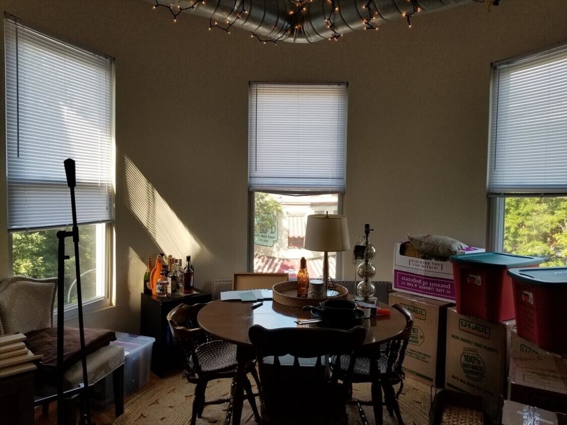 Foto del edificio - 723 W Wrightwood Ave