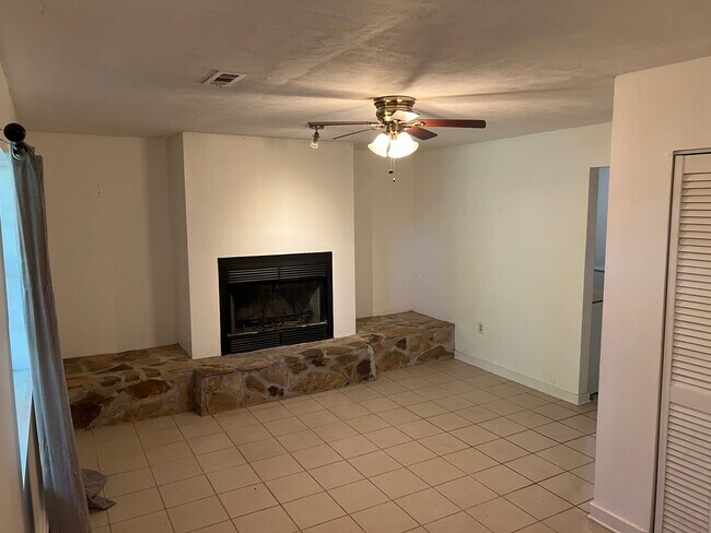 Foto del edificio - 2609 Forestdale Ave