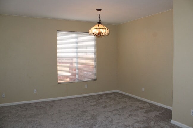 Building Photo - 1842 Ivycrest Way