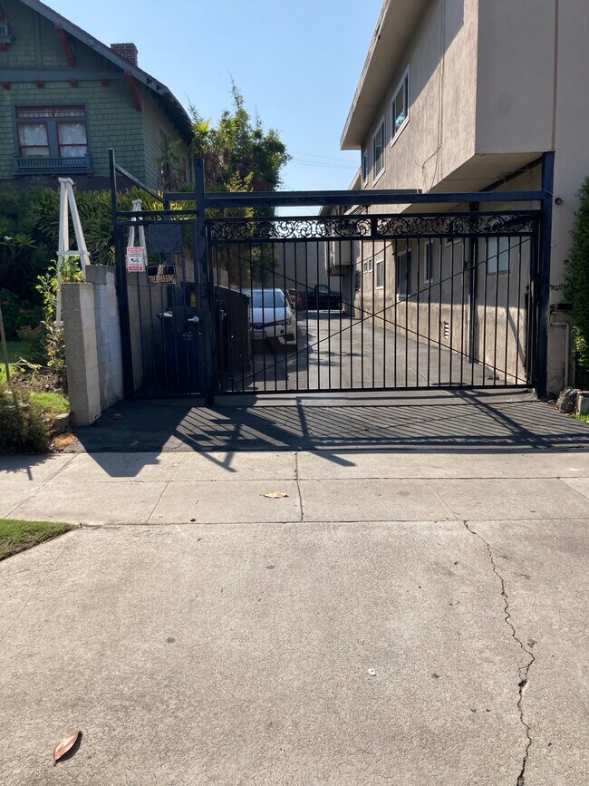 Gated Parking - 1905 S Oxford Ave