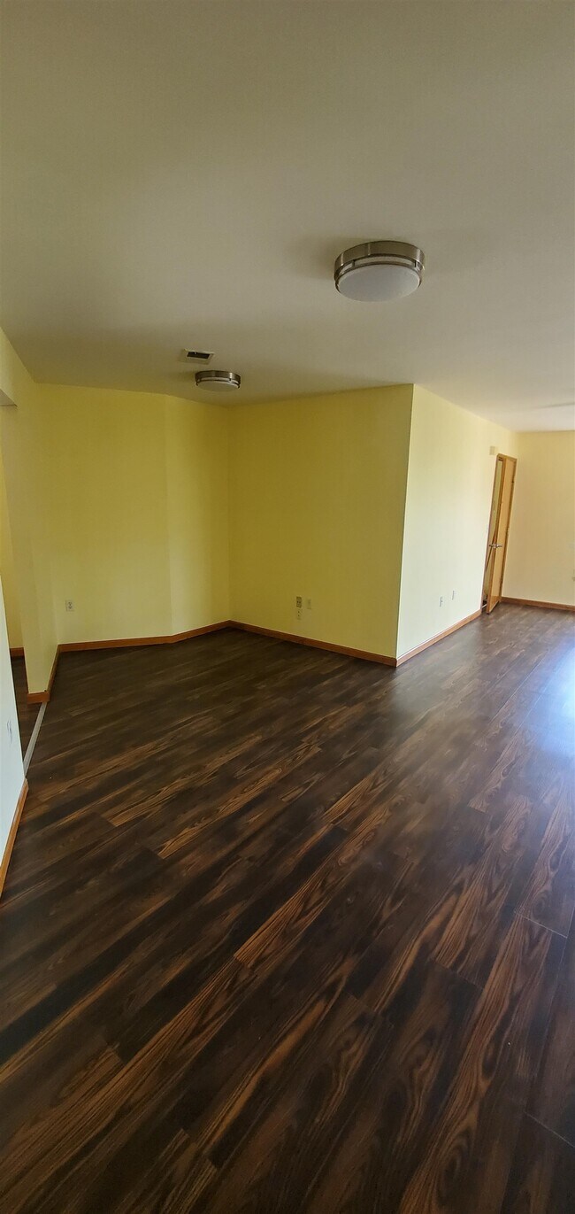 Building Photo - 26 Elm Ct
