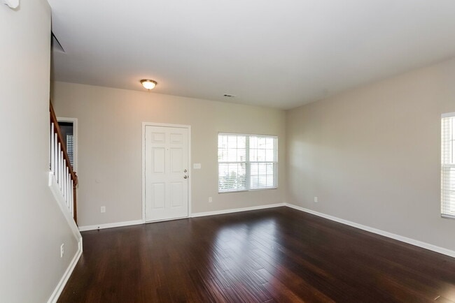 Building Photo - 114 Farmers Folly Dr