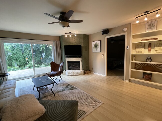 Foto del edificio - 4009 St Clair St