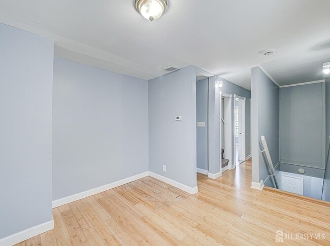 Building Photo - 314 Seaman St