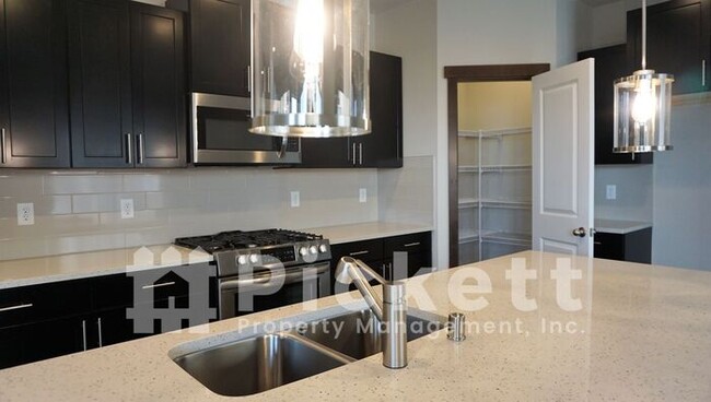 Foto del edificio - 4 Bedroom at The Reserve at West Hills *MO...