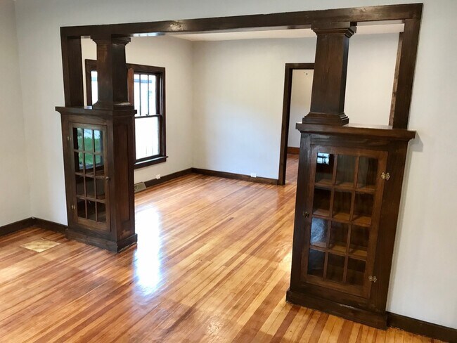 Building Photo - 1131 N 11th St