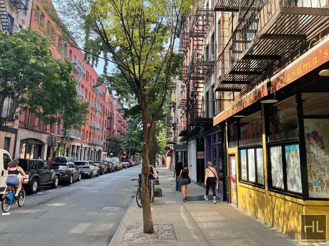 Building Photo - MOTT STREET