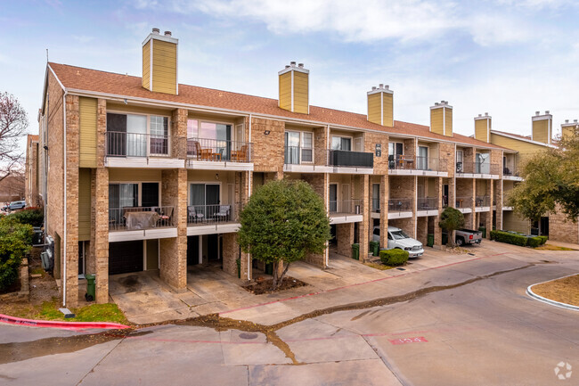 Foto del edificio - The Brownstone Townhomes