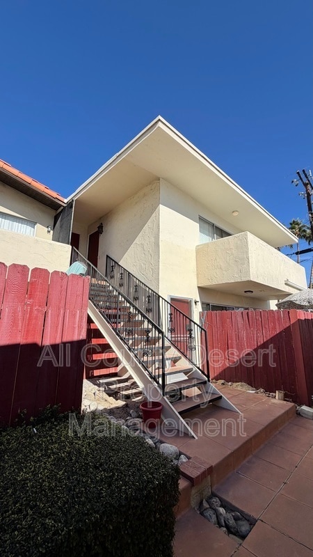 Building Photo - 550 El Cielo Rd