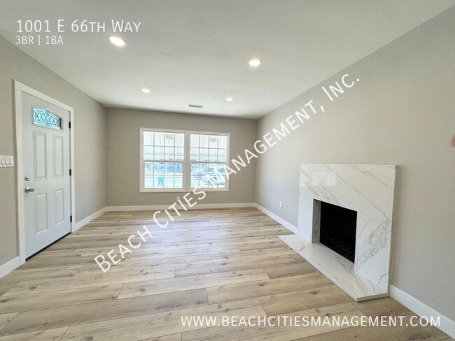 Foto del edificio - 1001 E 66th Way