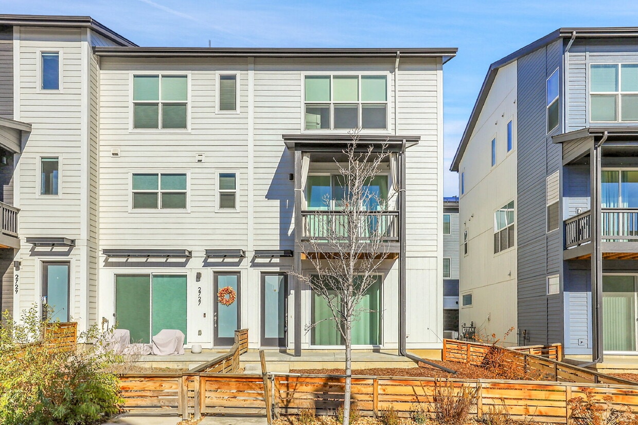 $2,500 - 2 Bed, 2 Full Bath Townhome In Broomfield with Central AC and In Unit Laundry! - $2,500 - 2 Bed, 2 Full Bath Townhome In Broomfield with Central AC and In Unit Laundry!