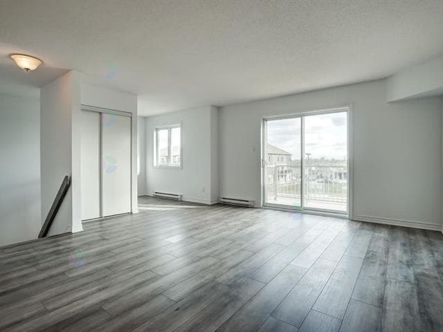 Building Photo - 896 Boulevard du Plateau