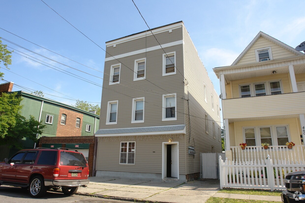 Foto del edificio - 462 Compton Ave
