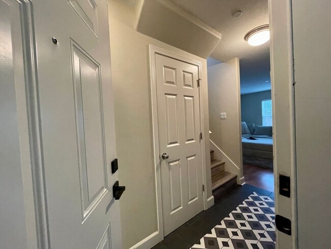 Photo - Incredible SE Hazelwood 2 Bedroom + 1 Bathroom Condo w/ included Garage and Washer & Dryer!!