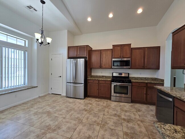 Kitchen - 41348 W Colby Dr