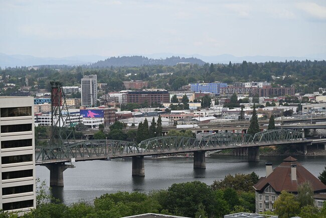 Foto del edificio - 255 SW Harrison St