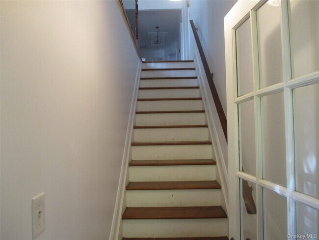 Foto del edificio - 429 E Park Ave