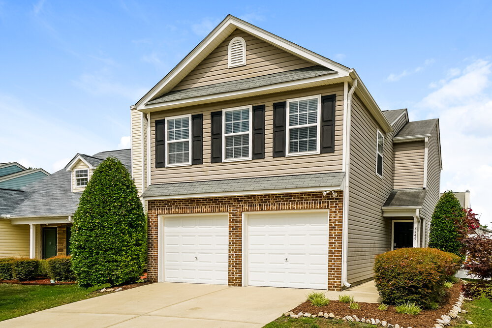 Foto principal - 8145 Wesley Farm Dr