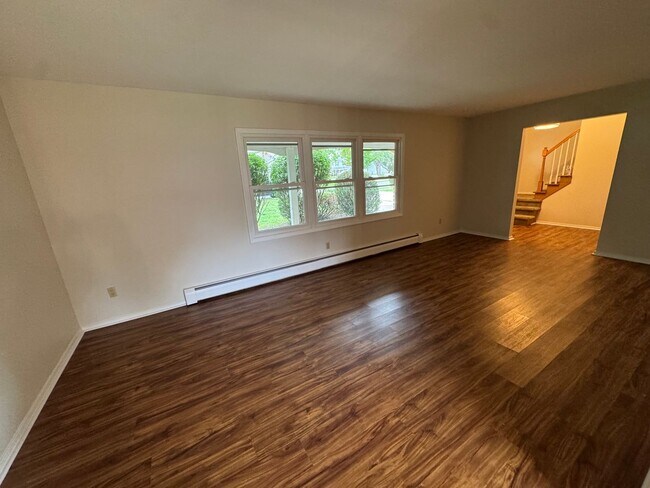 Foto del edificio - 5115 Louden Dr