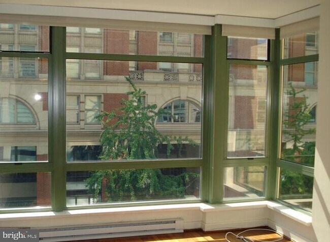 Building Photo - 1150 K St NW