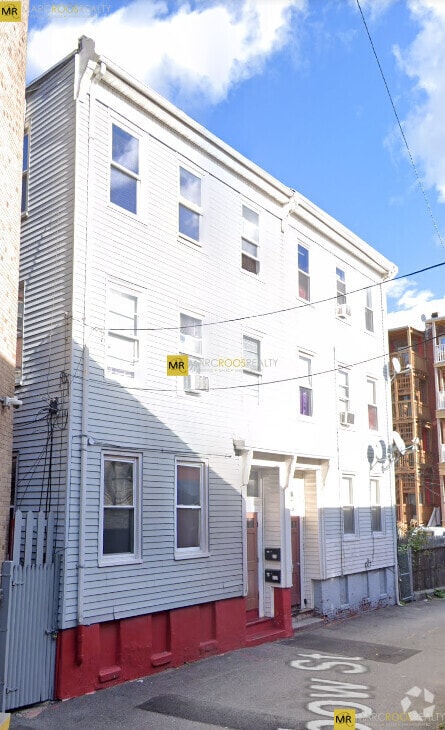 Building Photo - 2 Elbow St