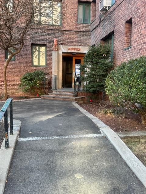 Primary Photo - 1595 Metropolitan Ave