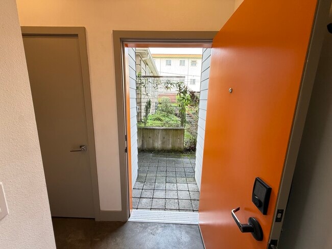 Foto del edificio - 4143 California Ave SW