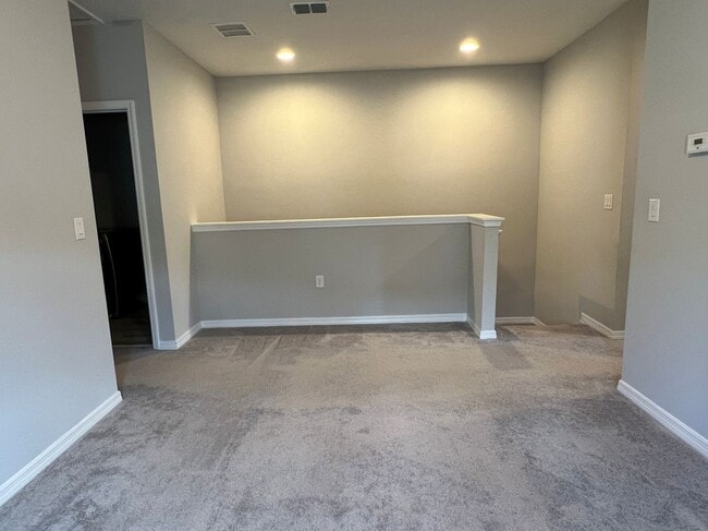 Building Photo - 321 Evertree Loop