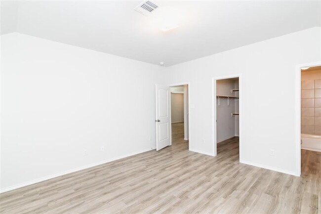 Building Photo - 14088 Lahontan Dr