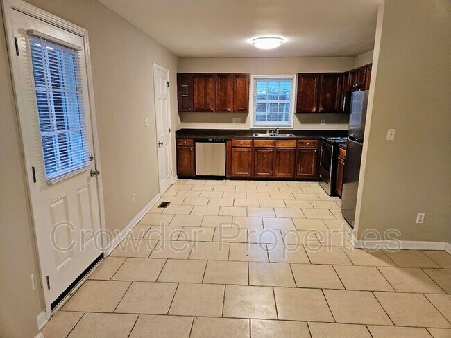 Building Photo - 6409 Spring Garden Ln