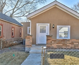 Building Photo - 3807 E 12 Terrace