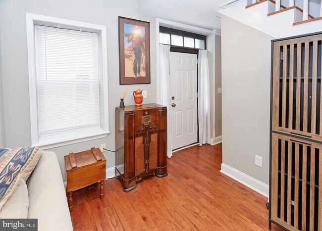 Building Photo - 112 S Calhoun St