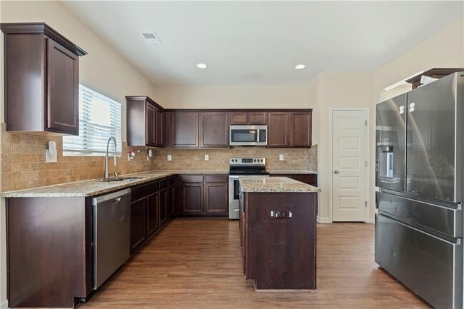 Foto del edificio - 3266 Cedar Crest Way